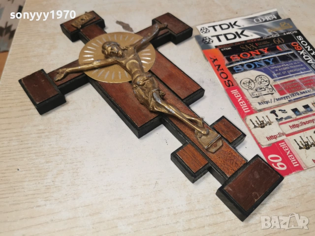 КРЪСТ ОТ ФРАНЦИЯ 2402261700, снимка 2 - Антикварни и старинни предмети - 53607976