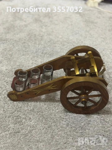 Ретро поставка за бутилка с 6 броя чаши 