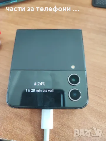 Samsung Z Flip 4 работещ за части отключена платка