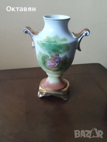 Порцеланова ваза 