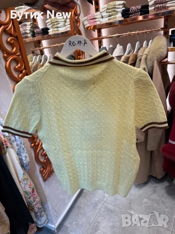 Тениска с яка Миу Миу , снимка 2 - Тениски - 56365735