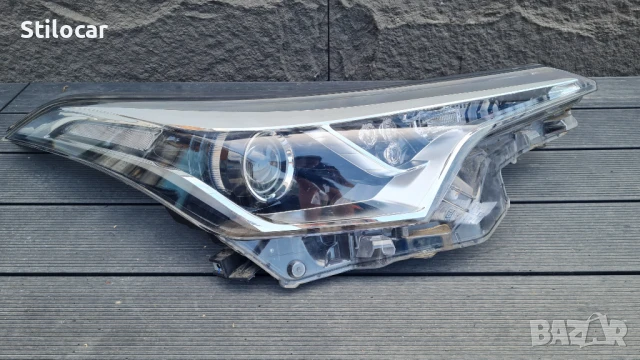 Фар Toyota CH-R 16-19г десен 