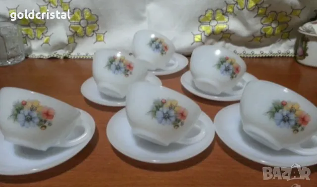 Чаши за кафе изключително фин френски аркопал маркиран , снимка 3 - Антикварни и старинни предмети - 19375796