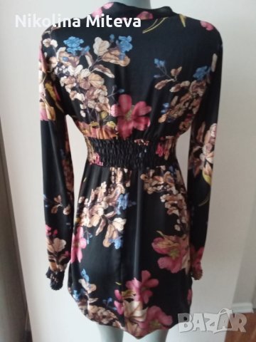 Черна копринена рокля на цветя, снимка 4 - Рокли - 40345207