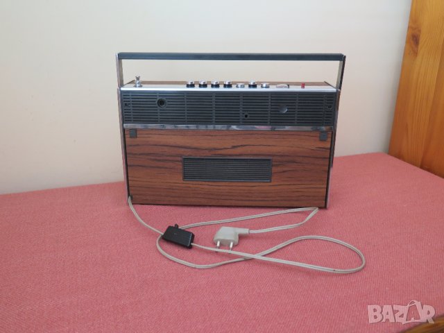 Vintage Grundig  Concert-Boy 208,   1967–1969г.,Ретро радио , снимка 12 - Радиокасетофони, транзистори - 41191157
