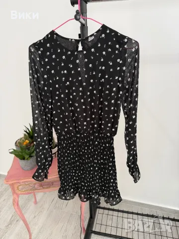 Красива рокля на H&M в размер XS, снимка 2 - Рокли - 48428543