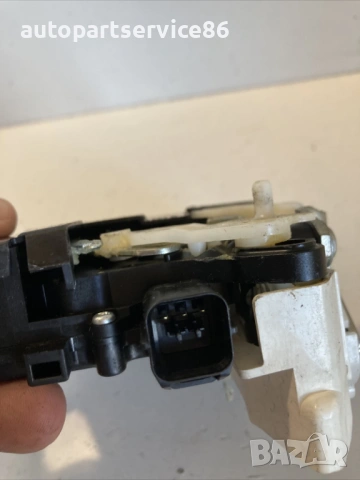 Заден дясен заключващ механизъм на врата за Peugeot 4007 2.2 HDI (2009), снимка 2 - Части - 53654666