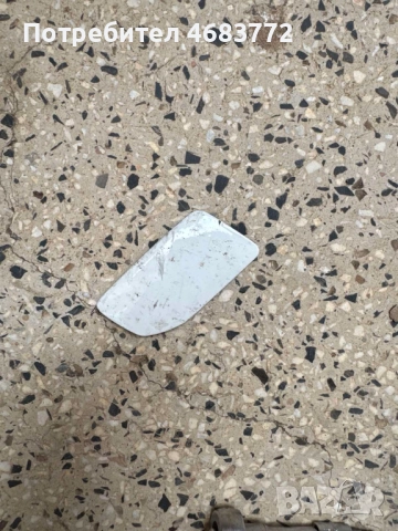 Дясна външна капачка на миялката на десен фар на Range Rover Evoque само за 30лв. GJ32-13W-023-B