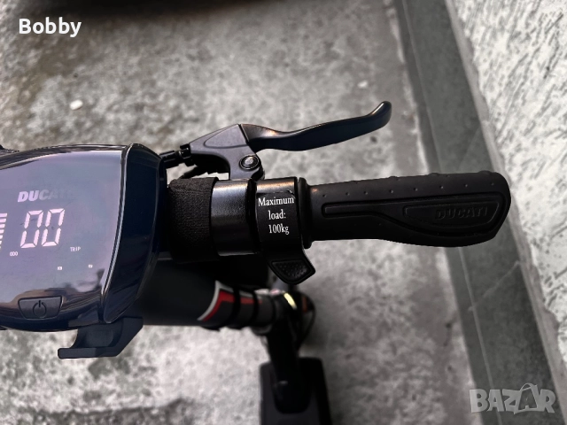 Електрическа тротинетка Ducati Pro 3, снимка 15 - Велосипеди - 52278705