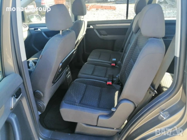 Лек автомобил Volkswagen Touran 1.4 TSI, снимка 9 - Автомобили и джипове - 52023980