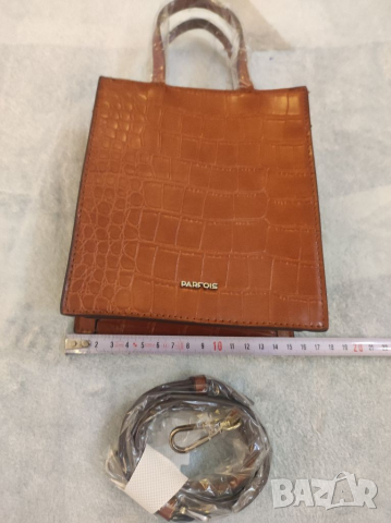Дамска чанта Parfois. , снимка 4 - Чанти - 36370812