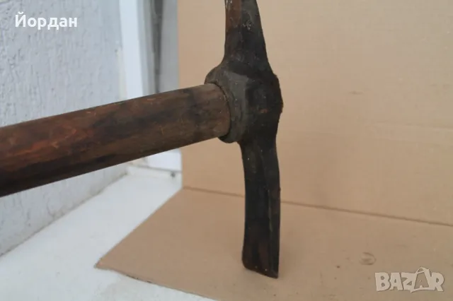 Стара кована военна кирка, снимка 4 - Антикварни и старинни предмети - 50223888