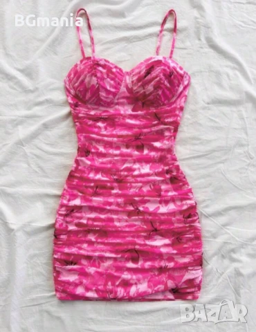 Розова рокля с цветя и презрамки мрежеста нежна и романтична размер М, снимка 3 - Рокли - 50094476