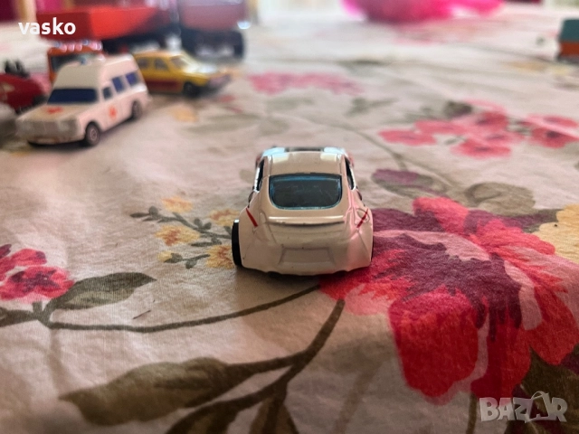 Hotwheels Nissan , снимка 4 - Колекции - 52652528