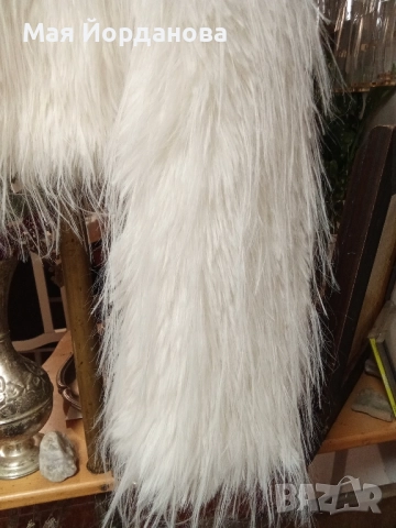 Страхотно, леко, късо палто с дълъг косъм. Номер М. Цена 65 лв., снимка 3 - Палта, манта - 51945397