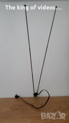 Антена за  телевизор  с  два приемника 