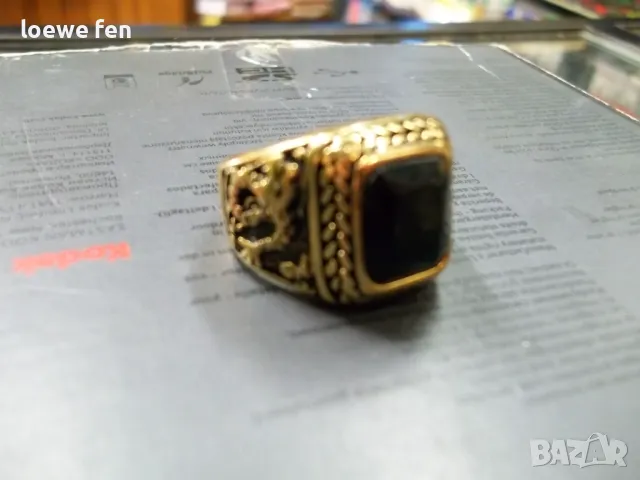 Мъжки пръстен много красив и масивен неръждаема стомана златен цвят позлатен с черен камък !, снимка 3 - Пръстени - 49701934