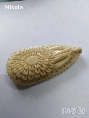 Красив медальон от слонова кост, снимка 2 - Антикварни и старинни предмети - 51856217