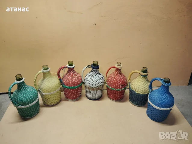 Стари стъклени дамаджани