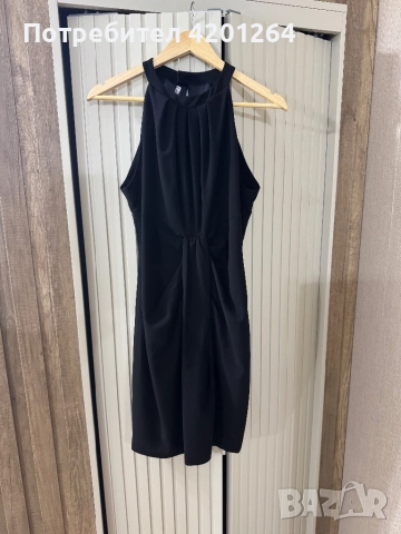 Малка черна рокля, снимка 1