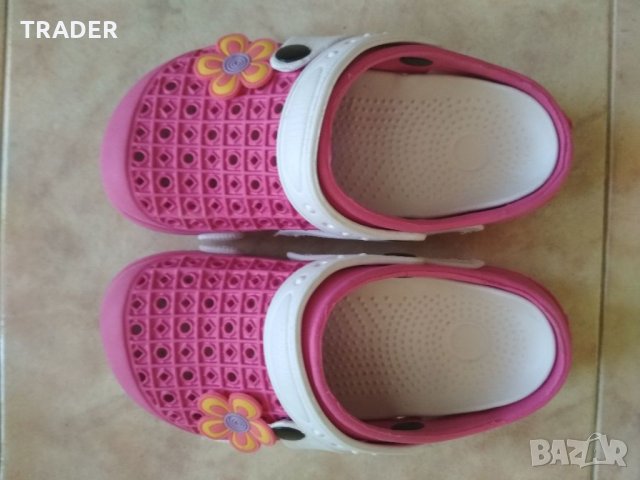 Розово бели  детски чехли джапанки тип Crocs, снимка 4 - Детски сандали и чехли - 35873880