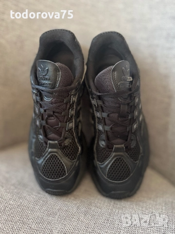 Adidas 39 1/3, снимка 2 - Детски маратонки - 52253834