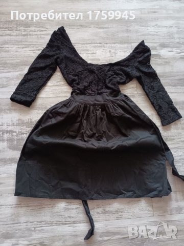 Черна рокля с дантела