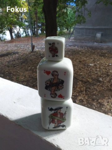 Стара колекционерска порцеланова бутилка за алкохол порцелан