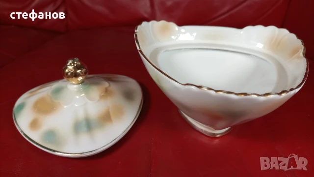Много красива порцеланова захарничка с капаче, триъгълна, BAVARIA, снимка 4 - Прибори за хранене, готвене и сервиране - 51269930