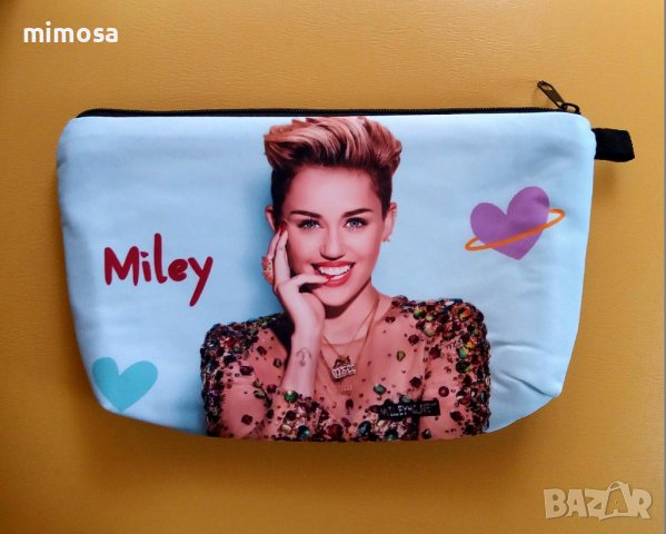 Майли Сайръс несесер с цип, снимка 2 - Портфейли, портмонета - 41166975