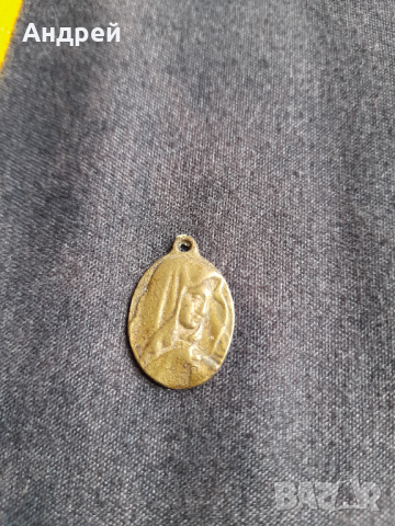 Стара висулка за колие #2