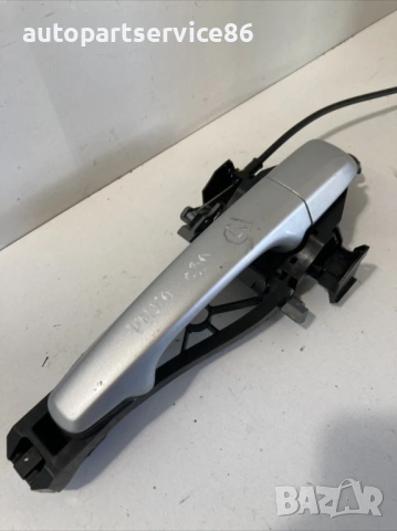 Предна лява външна дръжка сребриста за Volvo C30 1.6 TDI 109HP (2012) , снимка 2 - Части - 53808471