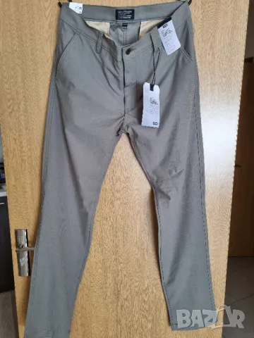 Мъжки панталон Levi's Chino Standard Tech, размер 34х34, снимка 2 - Панталони - 50071836