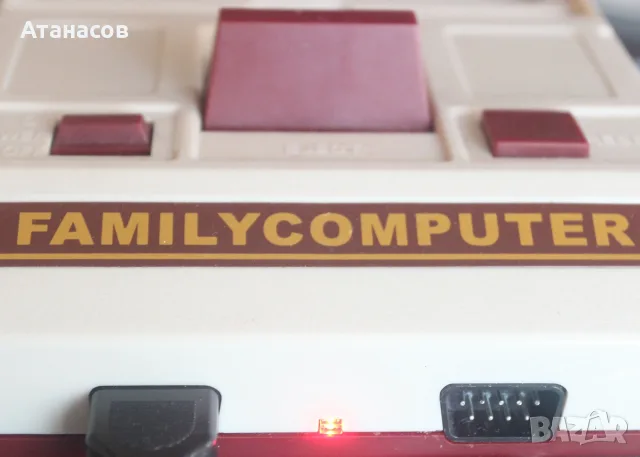 Family Computer + две касети, снимка 3 - Други игри и конзоли - 56125408