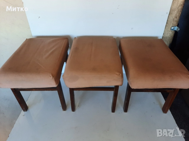 Дървени табуретки с мека тапицерия., снимка 3 - Дивани и мека мебел - 52935371