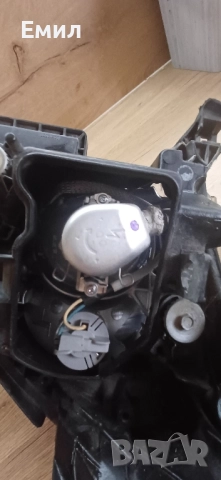 Продавам ляв фар за Тойота Авенсис 2004г., снимка 5 - Части - 51701665