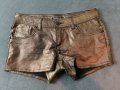 Terranova S/M къси златисти панталонки, снимка 1 - Къси панталони и бермуди - 41730439
