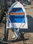 Лодка с колесар и гребла , снимка 1