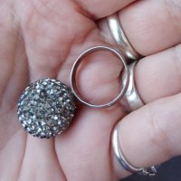 Сребърен пръстен топка с кристали "Swarovski"® / проба 925 и Житен клас , снимка 1 - Пръстени - 26286330