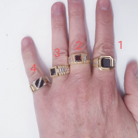 Мъжки златни пръстени-14К с оникс, снимка 2 - Пръстени - 36144228