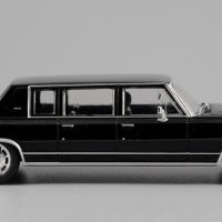 ЗИЛ 4104 Президентска лимунзина (черна) 1978 - мащаб 1:43 на ДеАгостини модела е нов в блистер, снимка 6 - Колекции - 41666654