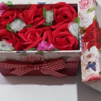 Сапунени Рози в Красива Кутийка, снимка 1 - Подаръци за жени - 39795995