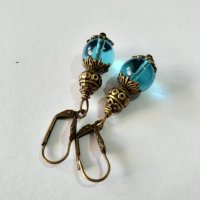 Разкошни обеци с лазурно сини мъниста от Венецианско стъкло и орнаменти в цвят бронз, снимка 3 - Обеци - 40711800