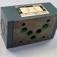 Хидравличен блок BOSCH 0811 020 block valve cover, снимка 4 - Резервни части за машини - 36376477