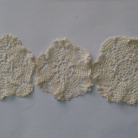 Ръчно плетени на една кука карета и салфетки, снимка 13 - Декорация за дома - 42079141