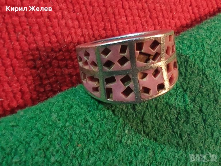 СТАР АНГЛИЙСКИ СРЕБЪРЕН ПРЪСТЕН СТЕРЛИНГОВО СРЕБРО 925 с РЪЧНО РЕЗБОВАН РОЗОВ СЕДЕФ 43768, снимка 1