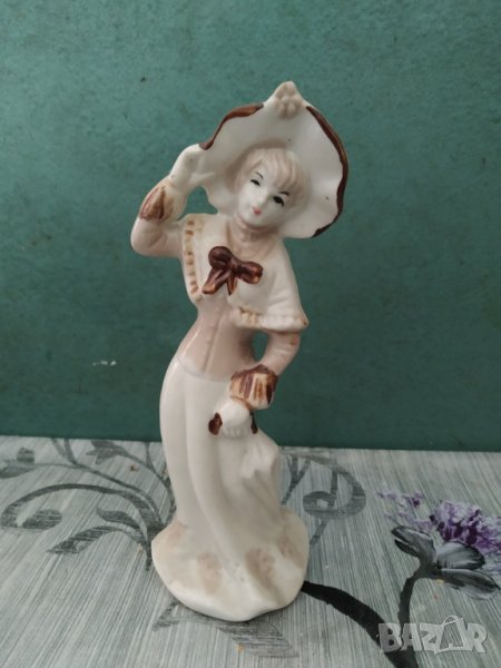 порцеланова статуетка, снимка 1