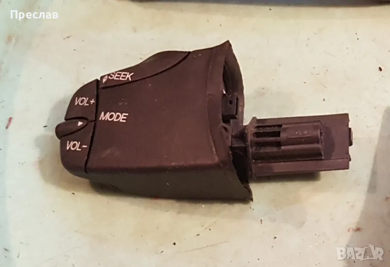 Лостче за управление на радиото Форд Фокус 1.6Е, хичбек, 1998-1999 година, снимка 1