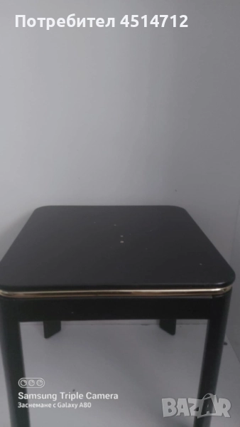 Италианска бутикова маса със златен кант50/50см., снимка 1