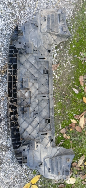 Долна кора предна броня Peugeot 3008 1.6 HDI (2009-2015) , снимка 1